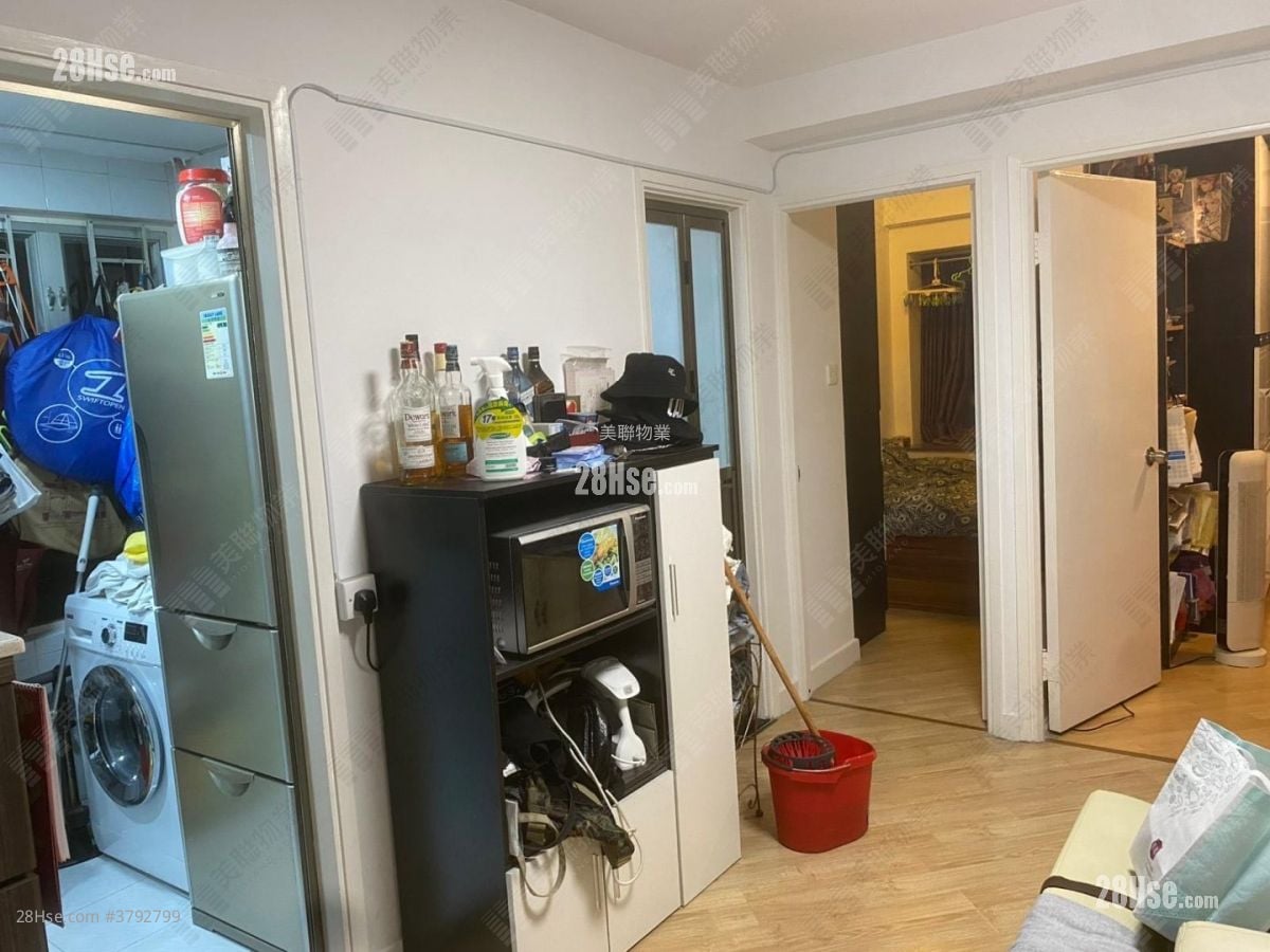 Lucky Plaza Sell 2 Bedrooms , 1 Bathroom 427 ft²