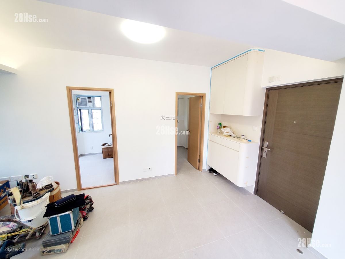 Wah To Building Sell 3 Bedrooms , 1 Bathroom 492 ft²