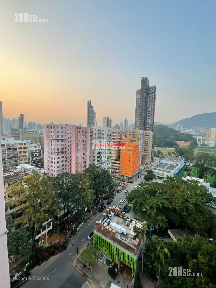 Ho Tat Building Sell 2 Bedrooms , 1 Bathroom 249 ft²