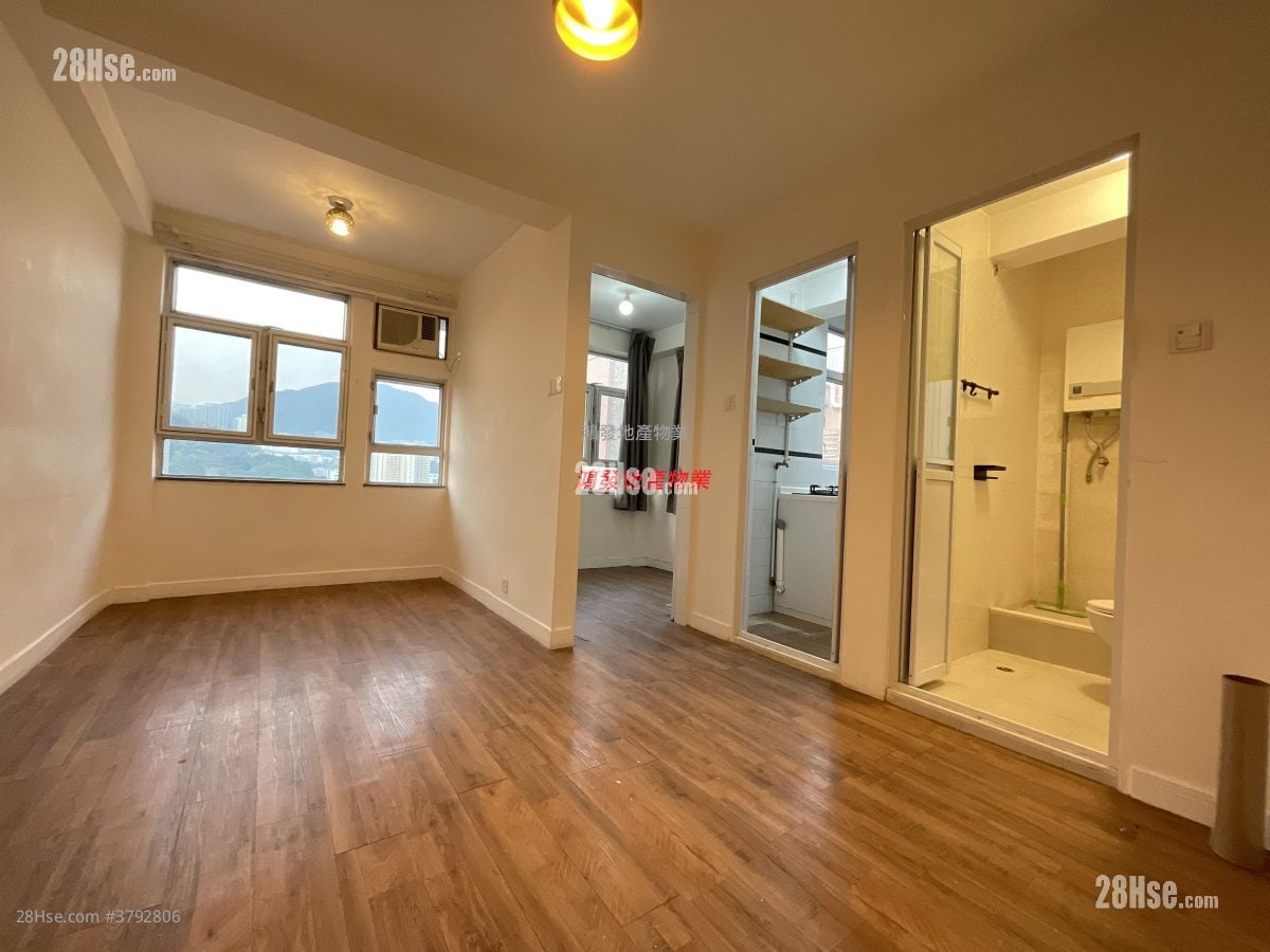 Ho Tat Building Sell 2 Bedrooms , 1 Bathroom 249 ft²