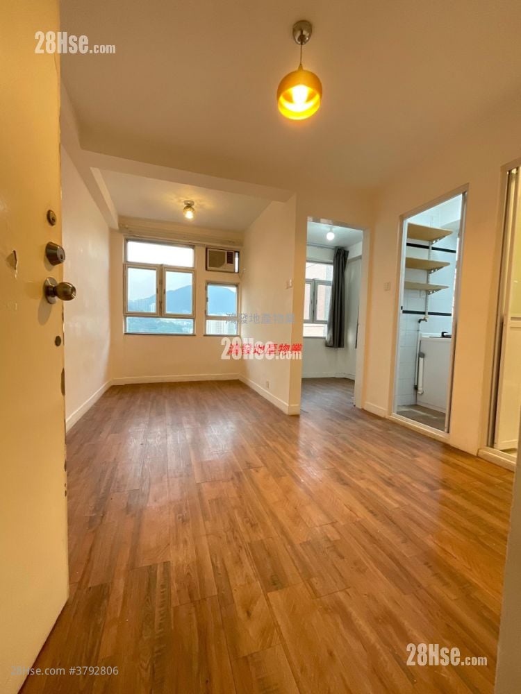 Ho Tat Building Sell 2 Bedrooms , 1 Bathroom 249 ft²