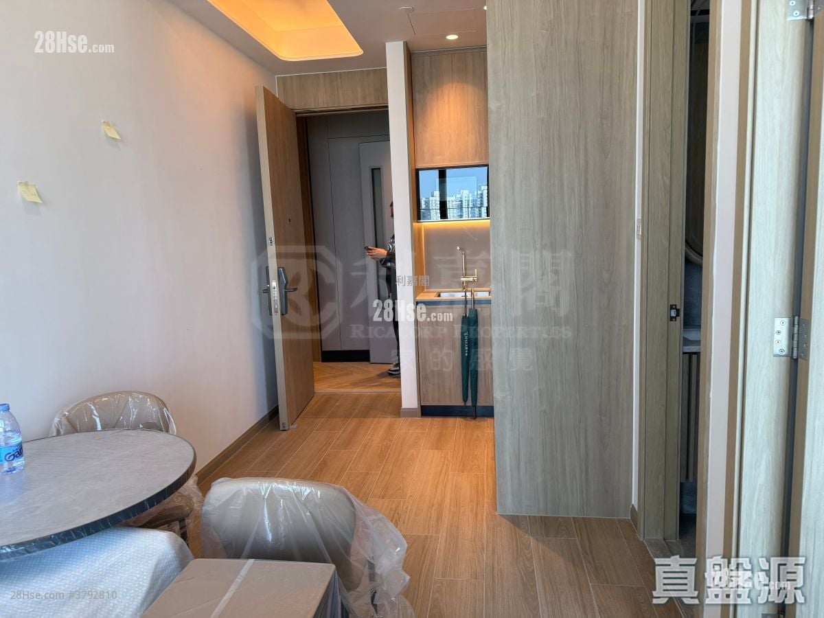 Hava Sell 1 Bedroom 308 ft²