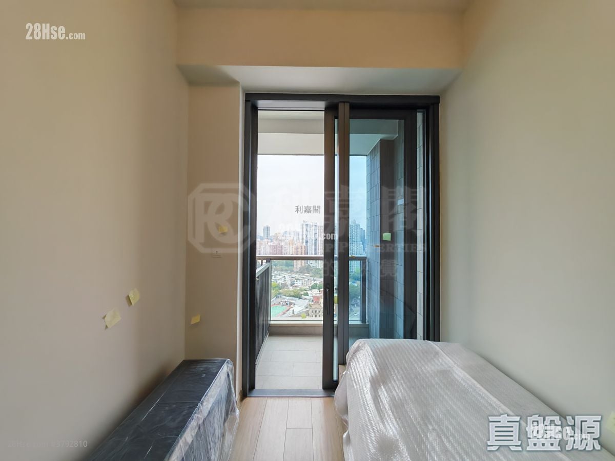 Hava Sell 1 Bedroom 308 ft²