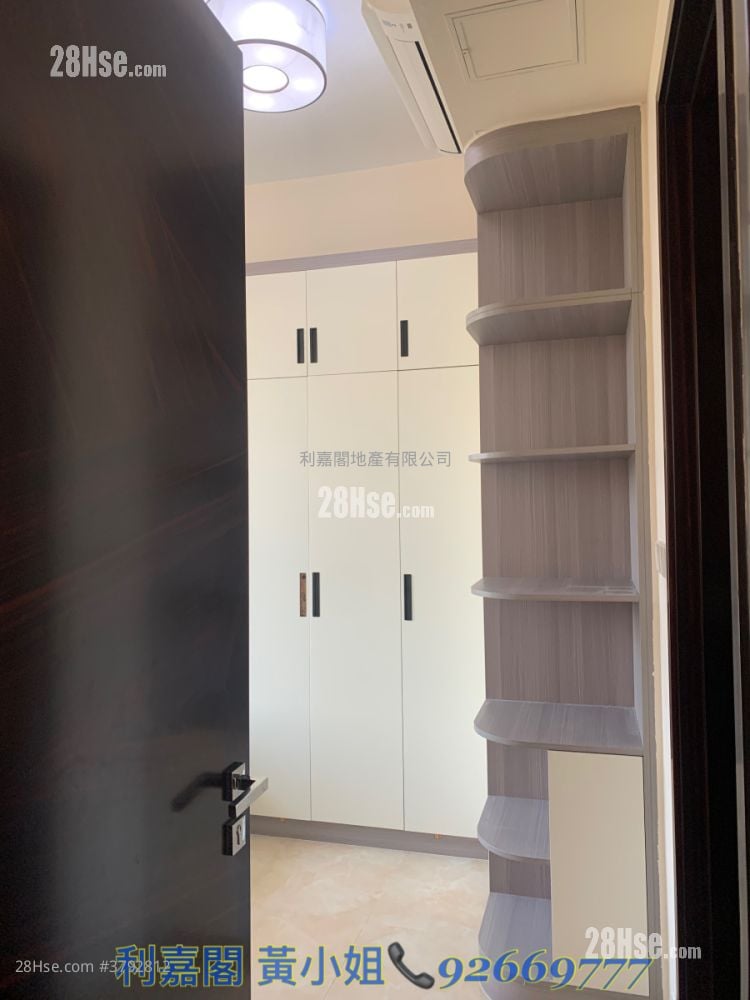 Ultima Rental 3 Bedrooms , 2 Bathrooms 1,046 ft²