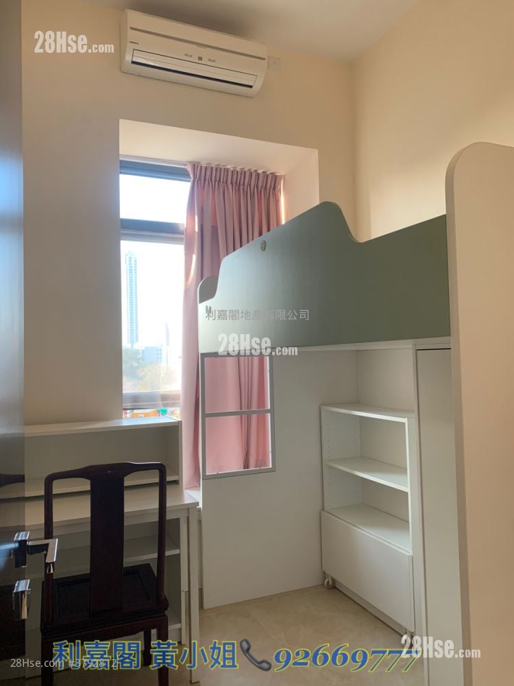 Ultima Rental 3 Bedrooms , 2 Bathrooms 1,046 ft²