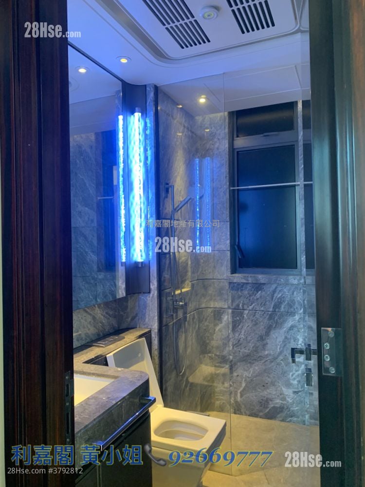 Ultima Rental 3 Bedrooms , 2 Bathrooms 1,046 ft²