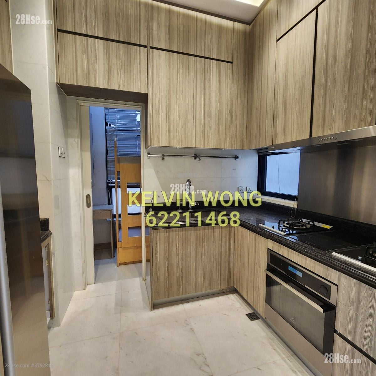 King's Park Hill Sell 4 Bedrooms , 5+ Bathrooms 2,207 ft²