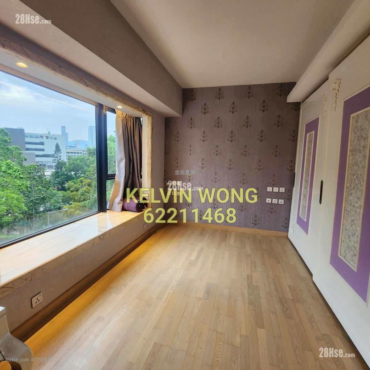 King's Park Hill Sell 4 Bedrooms , 5+ Bathrooms 2,207 ft²