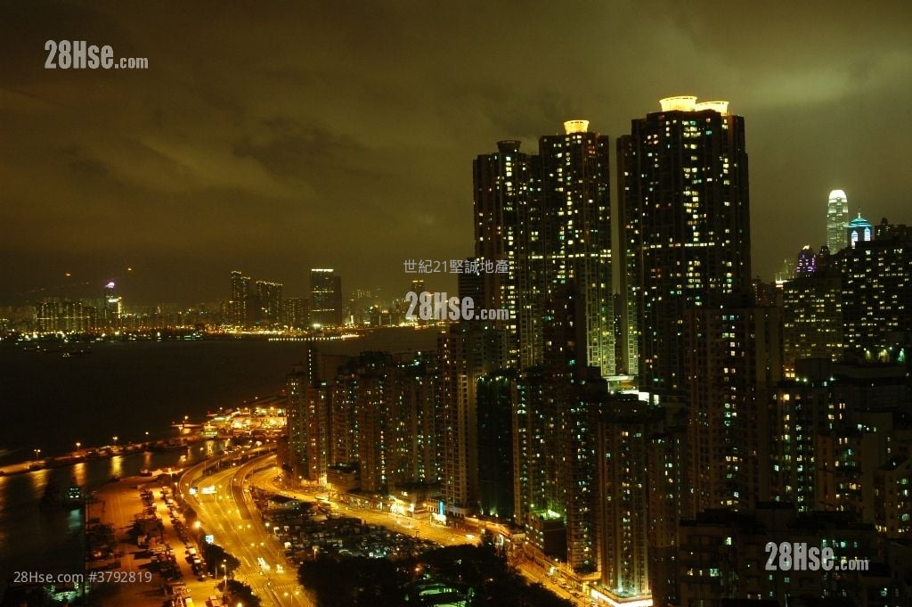 Manhattan Heights Sell 1 Bedroom , 1 Bathroom 438 ft²