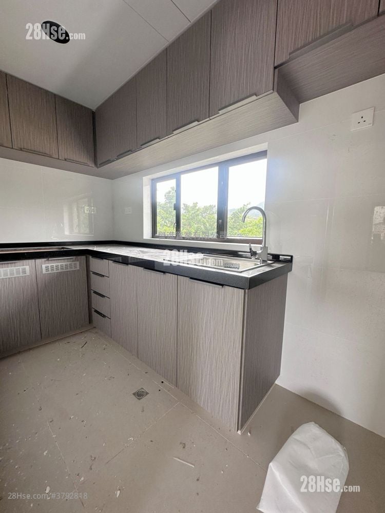 村屋 售盘 3 房 , 2 浴室 700 平方尺