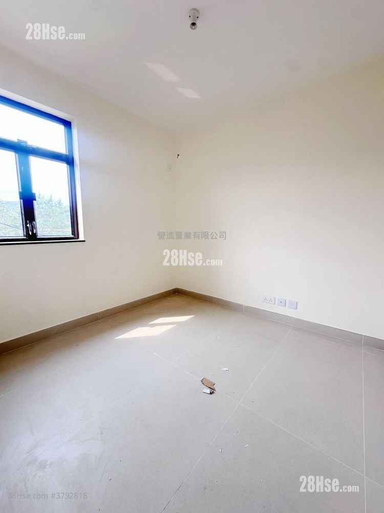 村屋 售盘 3 房 , 2 浴室 700 平方尺