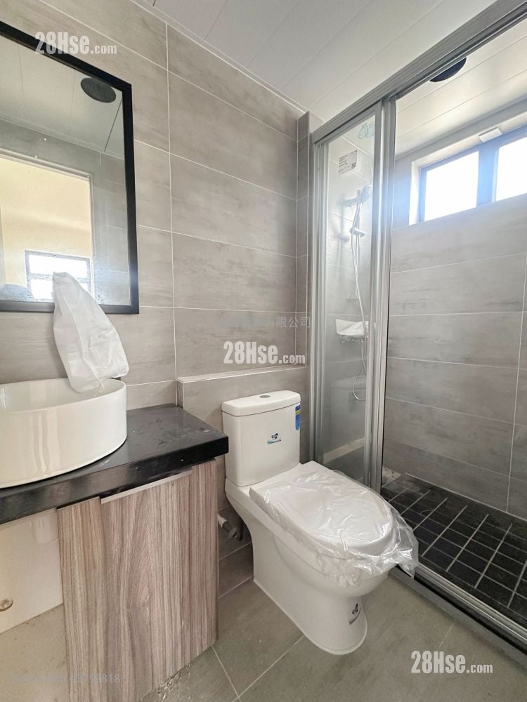 村屋 售盘 3 房 , 2 浴室 700 平方尺