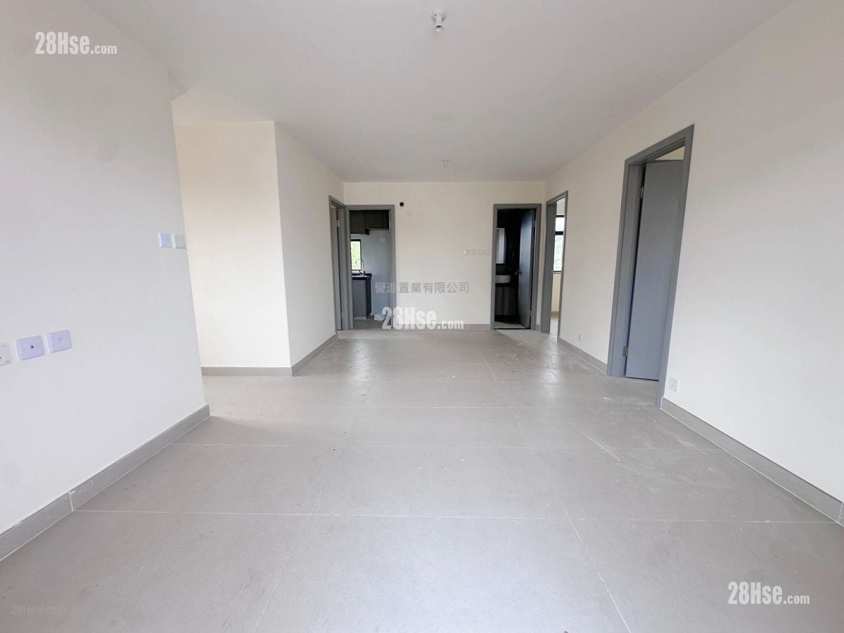 村屋 售盘 3 房 , 2 浴室 700 平方尺