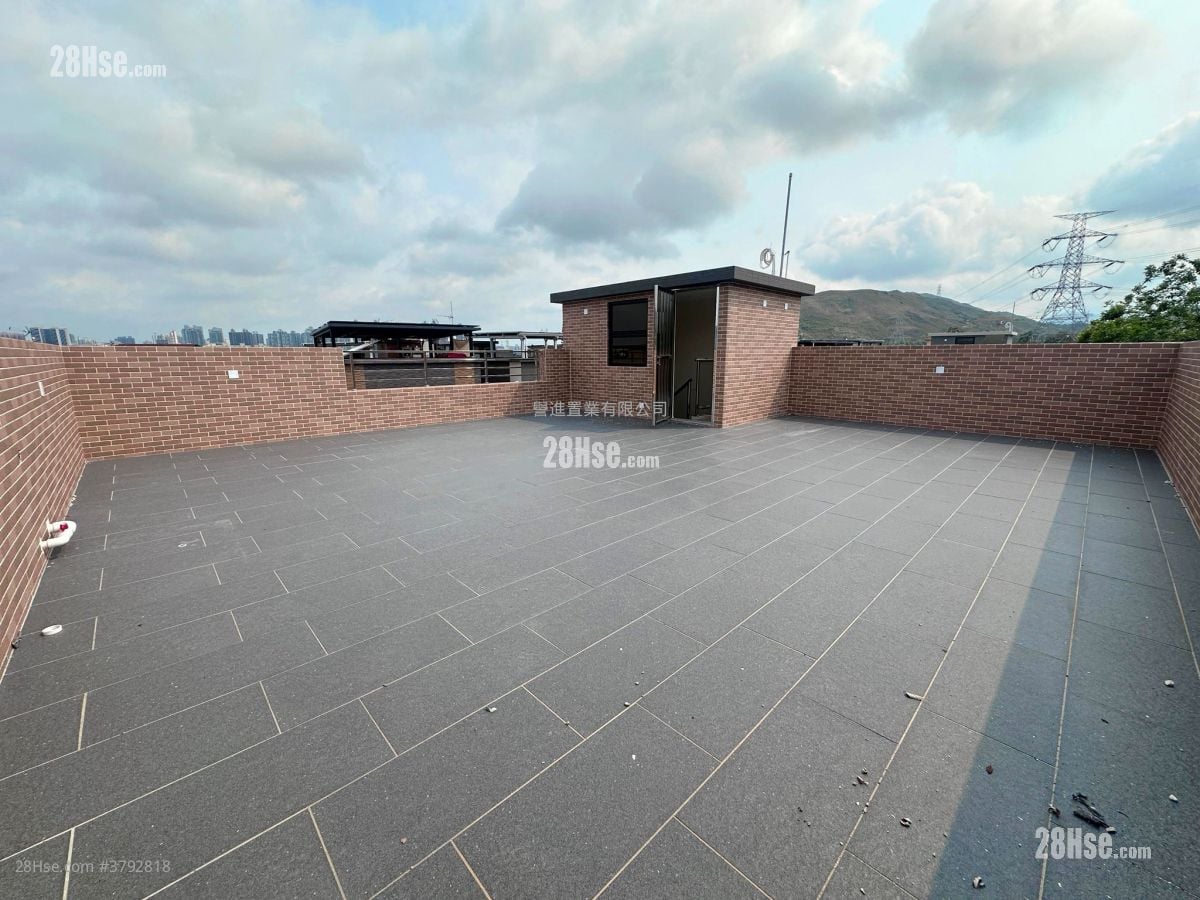 村屋 售盘 3 房 , 2 浴室 700 平方尺