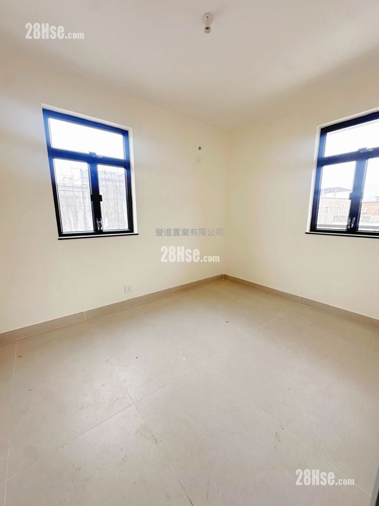 村屋 售盘 3 房 , 2 浴室 700 平方尺