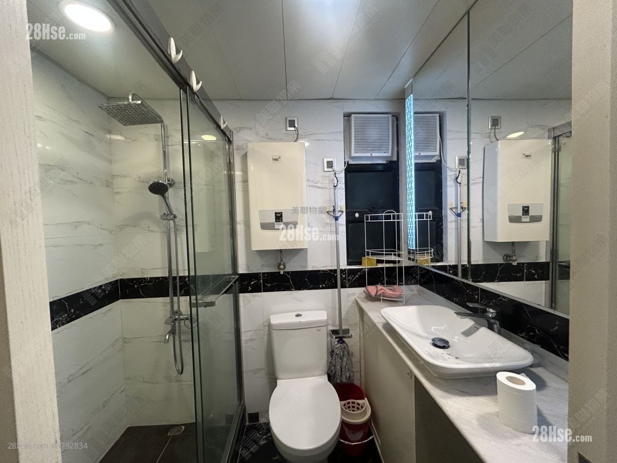 Sun Yuen Long Centre Sell 2 Bedrooms , 1 Bathroom 485 ft²