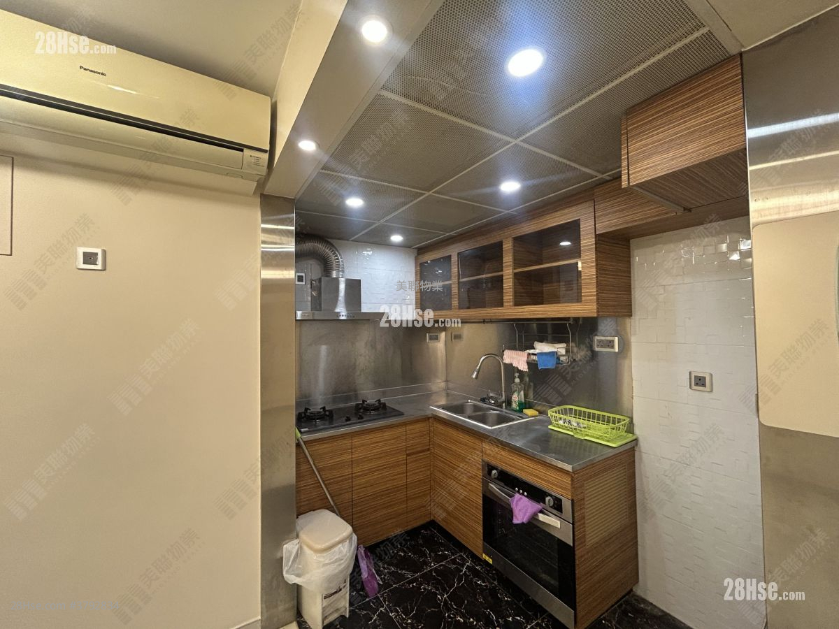 Sun Yuen Long Centre Sell 2 Bedrooms , 1 Bathroom 485 ft²