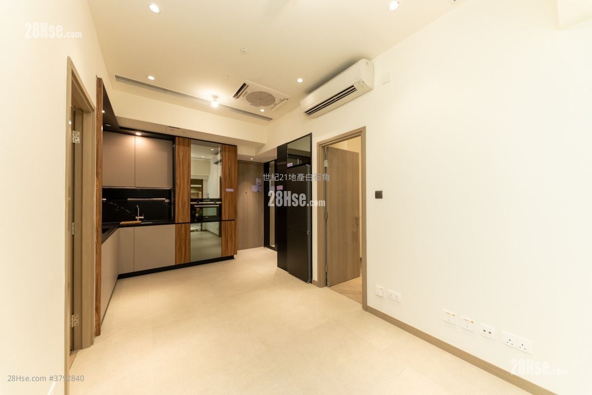 Silicon Hill Sell 409 ft²