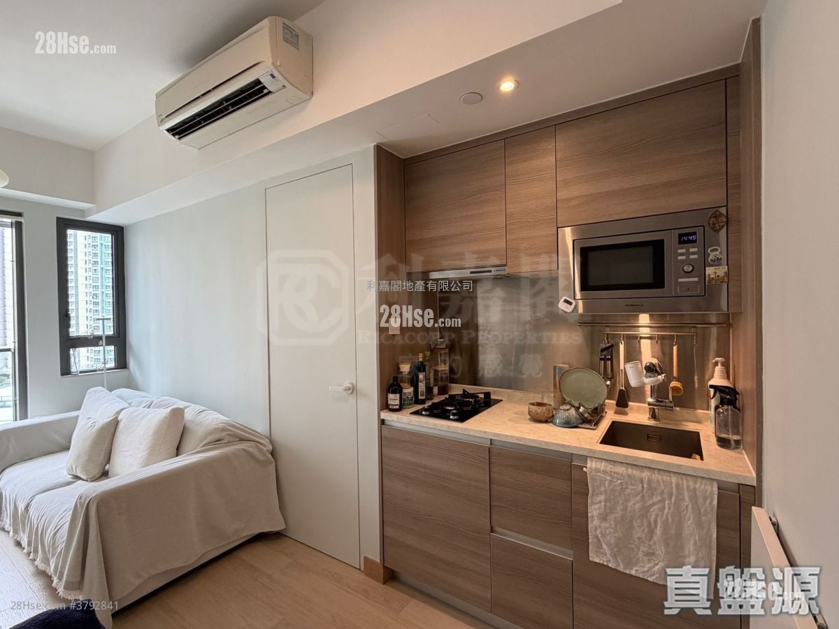 Victoria Skye Sell 2 Bedrooms 439 ft²