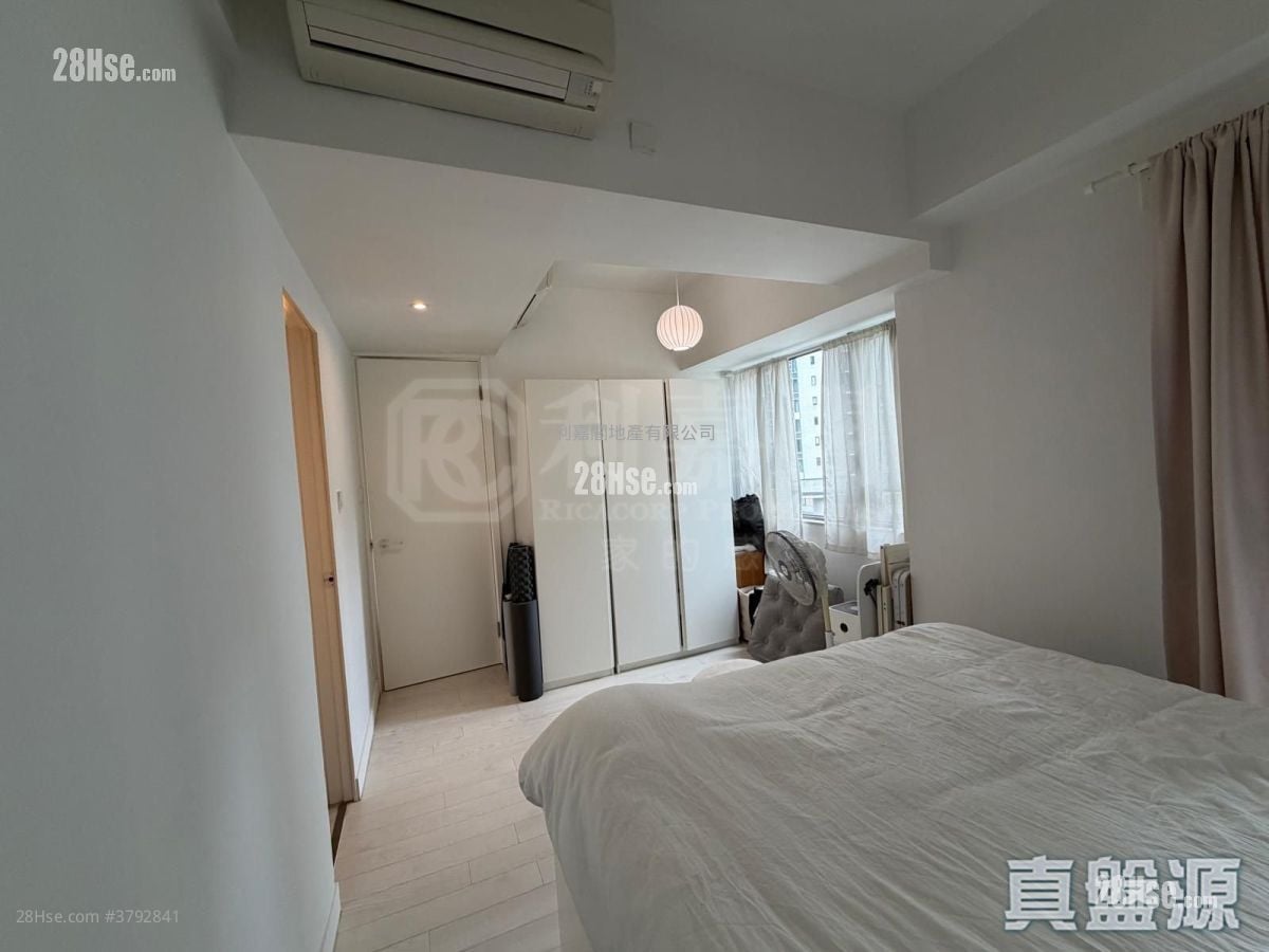 Victoria Skye Sell 2 Bedrooms 439 ft²