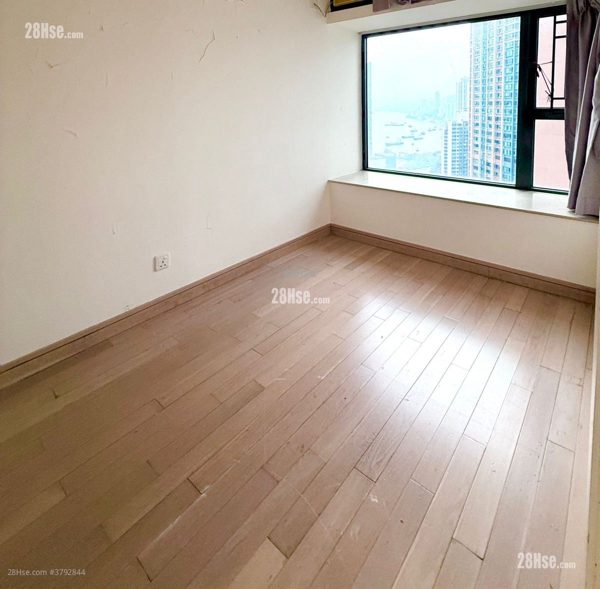 立坊 租盘 1 房 , 1 浴室 305 平方尺