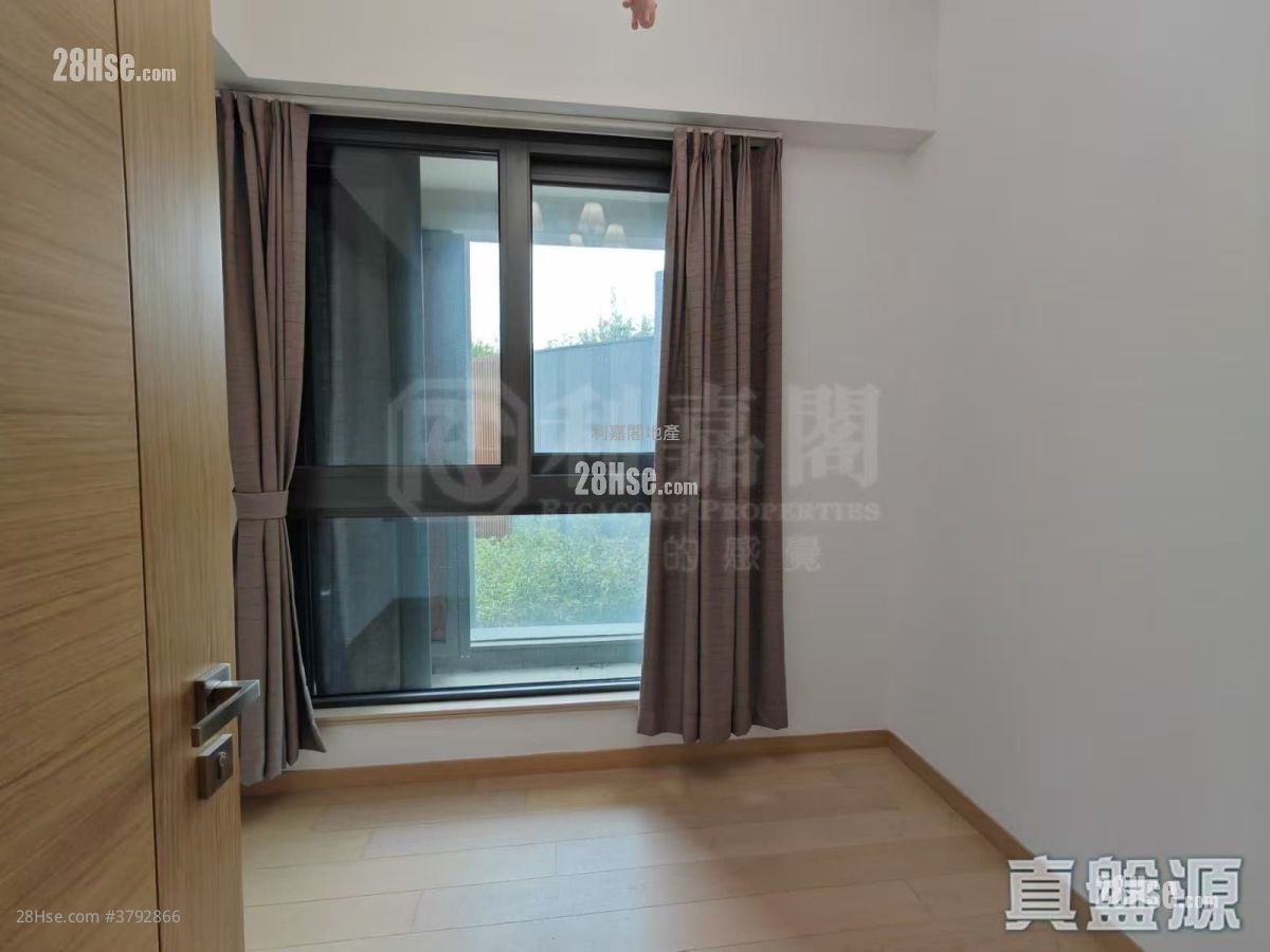 The Bloomsway Sell 3 Bedrooms 905 ft²