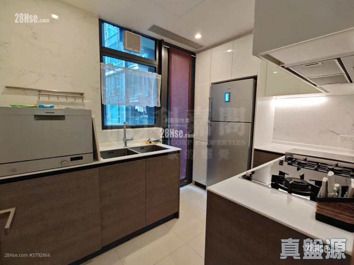 The Bloomsway Sell 3 Bedrooms 905 ft²