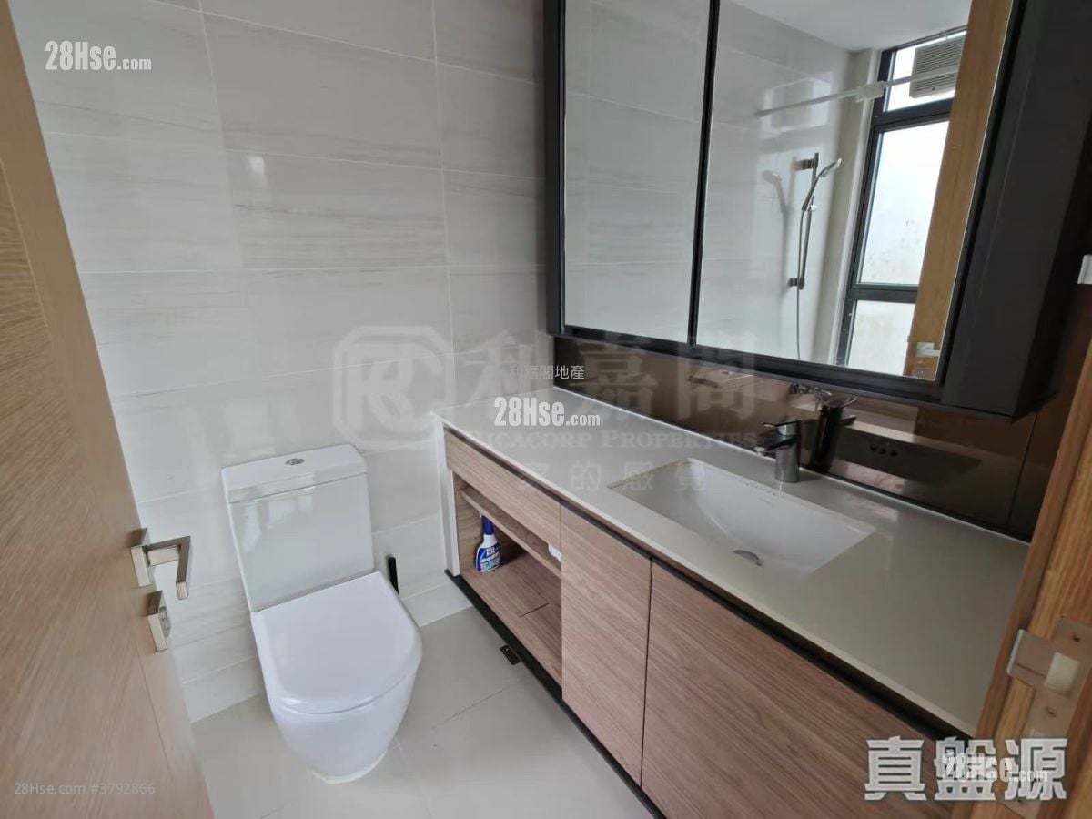 The Bloomsway Sell 3 Bedrooms 905 ft²