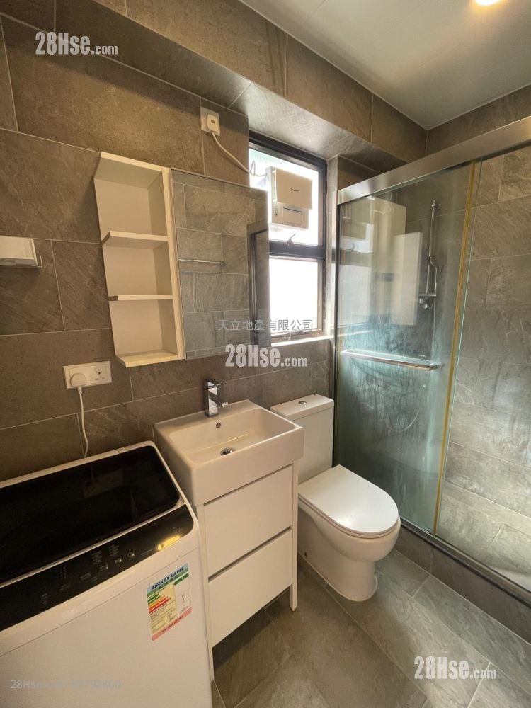 Welland Building Sell 2 Bedrooms , 1 Bathroom 425 ft²