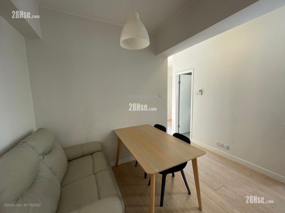 Welland Building Sell 2 Bedrooms , 1 Bathroom 425 ft²