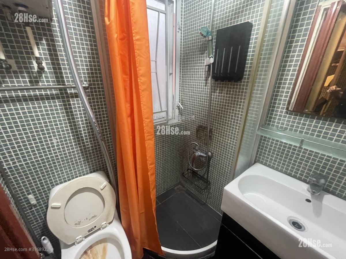 Fok On Court Rental 2 Bedrooms , 1 Bathroom 321 ft²