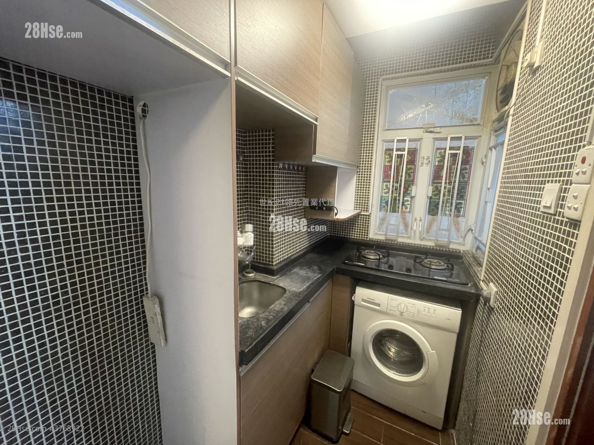 Fok On Court Rental 2 Bedrooms , 1 Bathroom 321 ft²