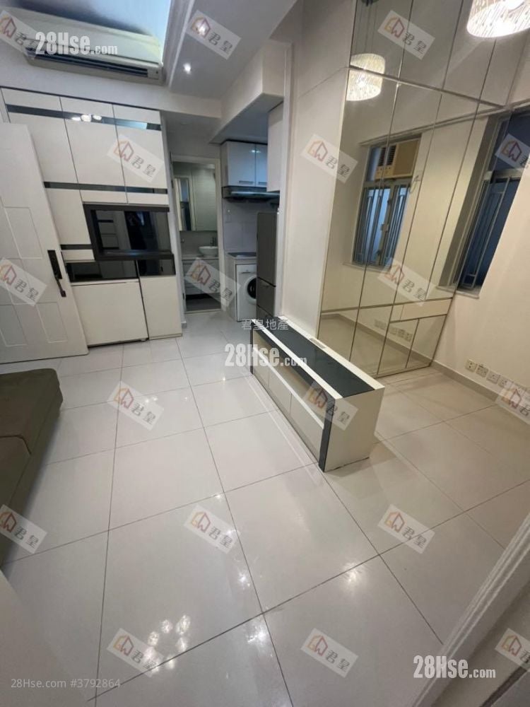 Hung Tak Building Rental 2 Bedrooms , 1 Bathroom 404 ft²