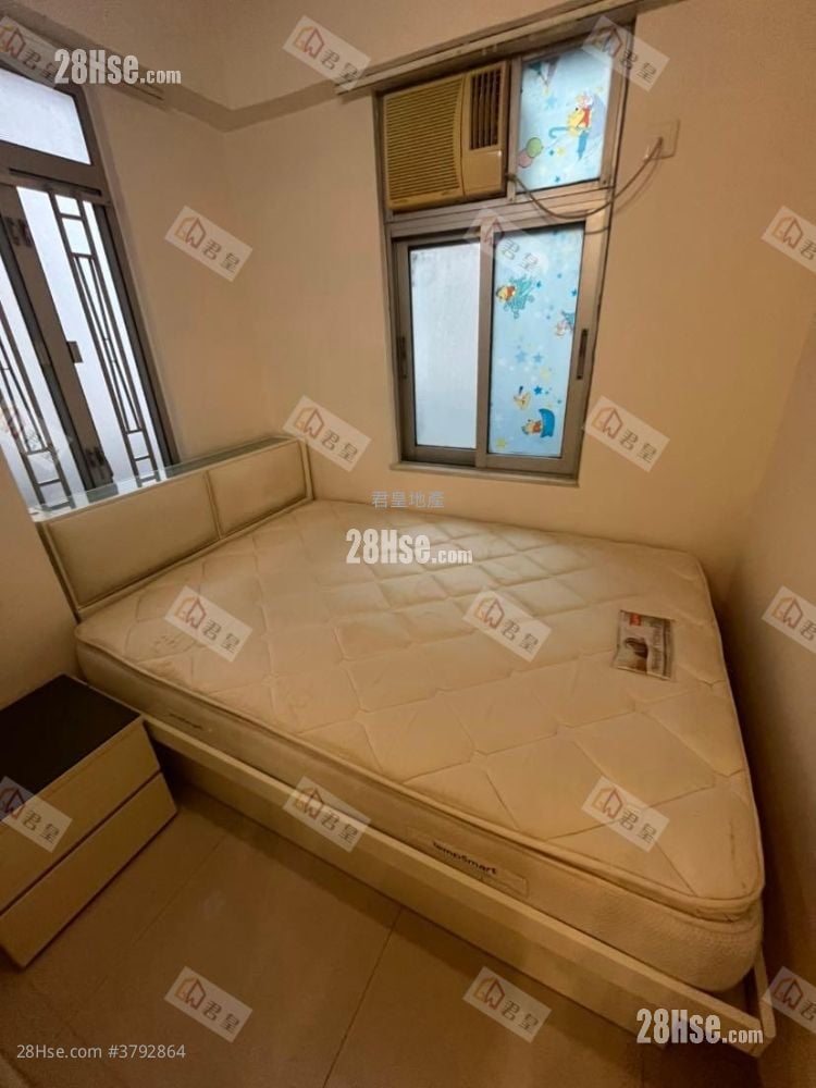 Hung Tak Building Rental 2 Bedrooms , 1 Bathroom 404 ft²