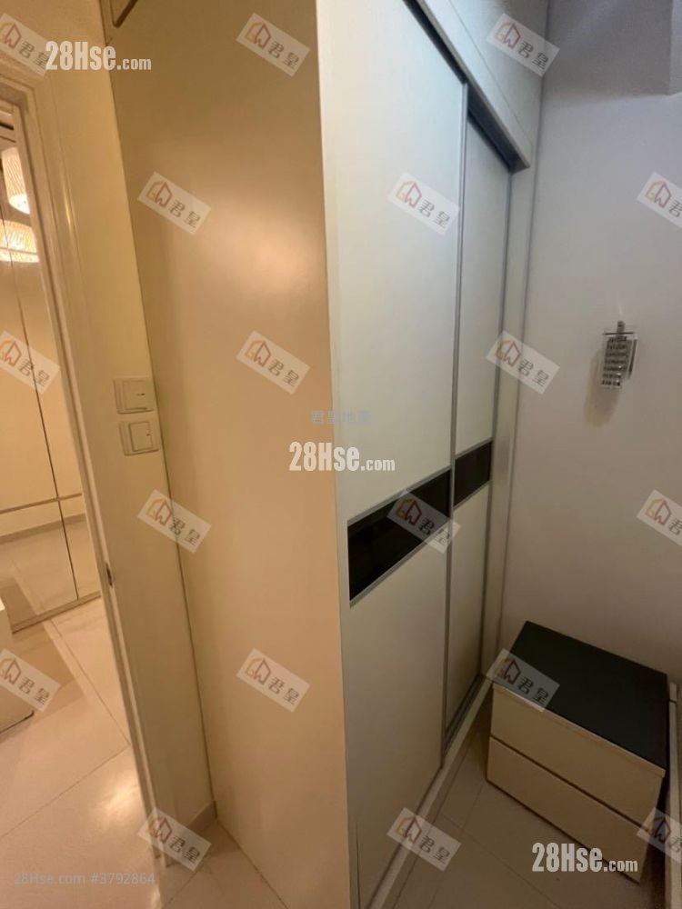 Hung Tak Building Rental 2 Bedrooms , 1 Bathroom 404 ft²