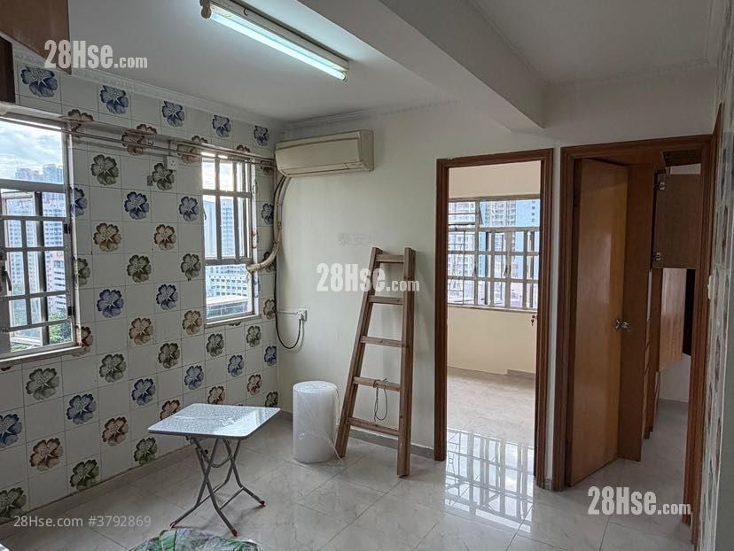 Shun Hing Building Rental 2 Bedrooms , 1 Bathroom