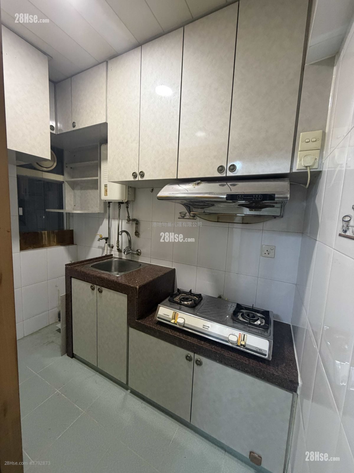 Carson Mansion Rental 2 Bedrooms , 1 Bathroom 523 ft²