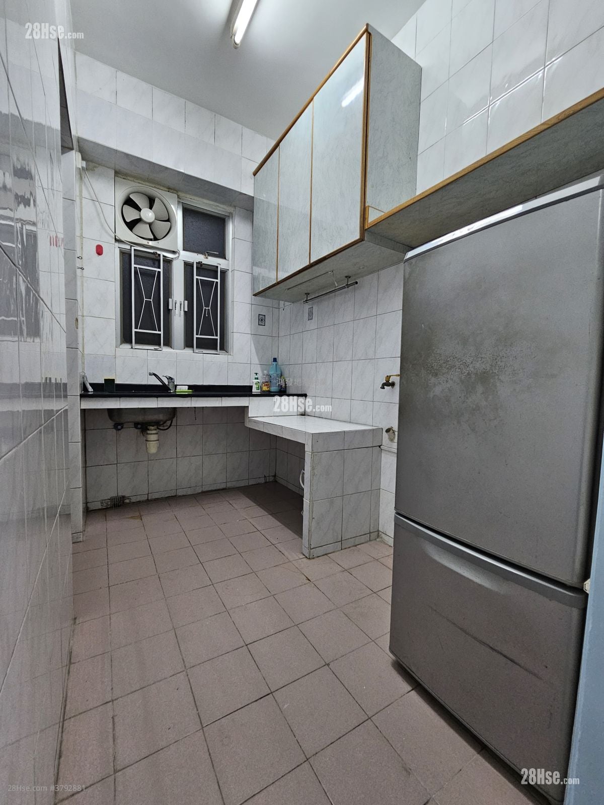Hang Shun Building Rental 2 Bedrooms , 1 Bathroom 392 ft²