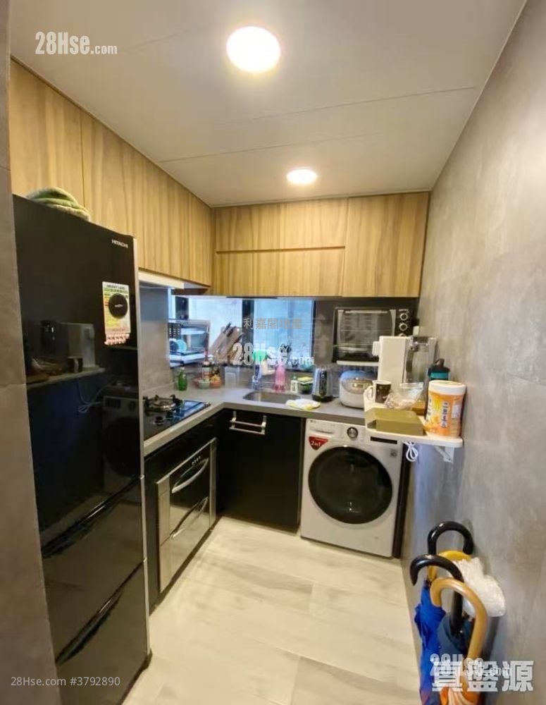 Tai Hing Gardens Sell 2 Bedrooms 419 ft²