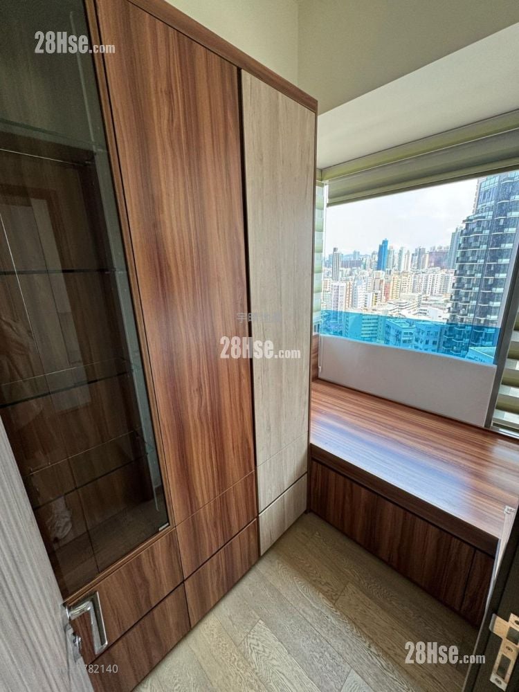 Park One Rental 3 Bedrooms , 1 Bathroom 418 ft²