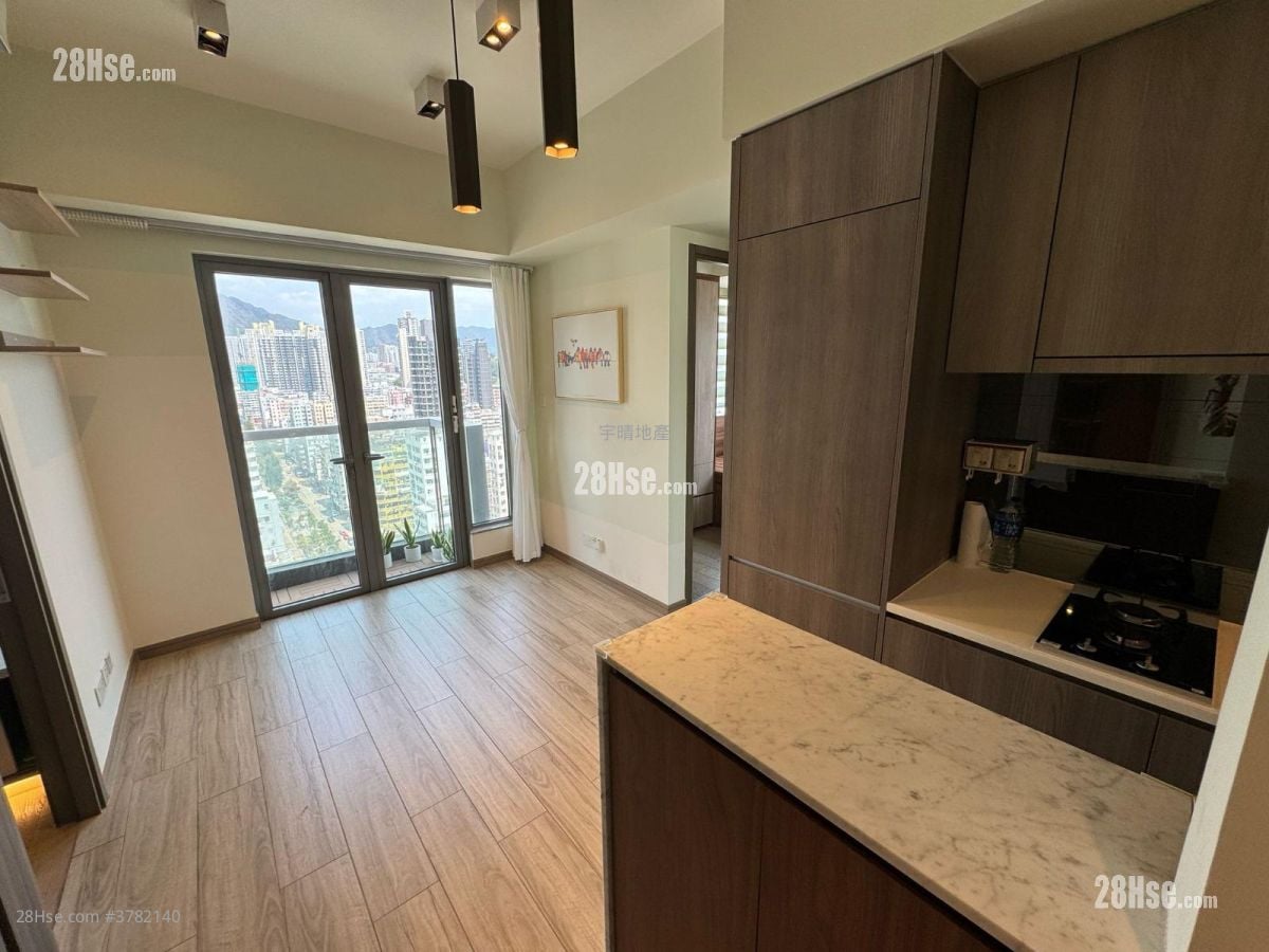 Park One Rental 3 Bedrooms , 1 Bathroom 418 ft²