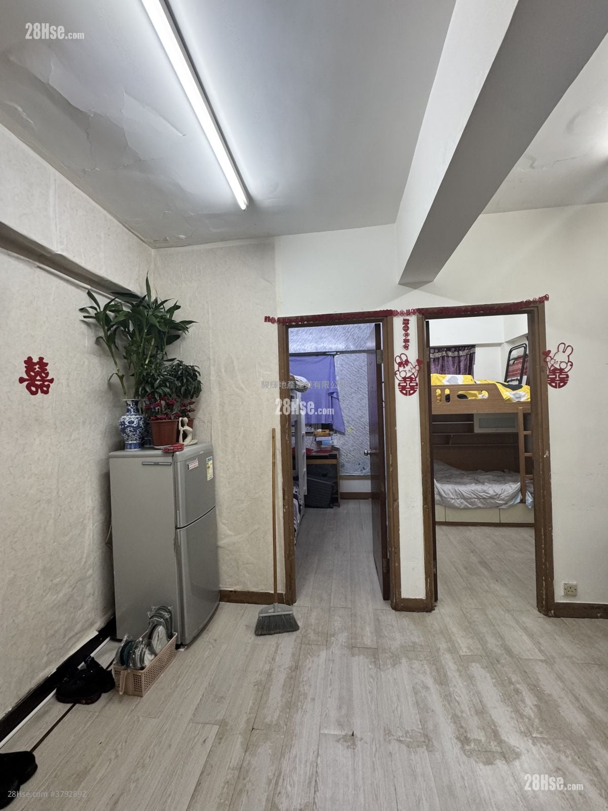 金辉大厦 租盘 2 房 , 1 浴室 340 平方尺