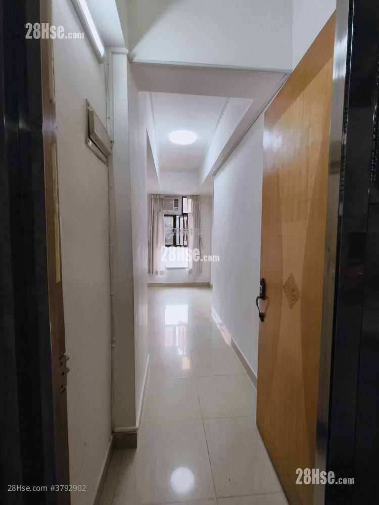 Kwong Yiu Mansion  Sell 2 Bedrooms , 1 Bathroom 332 ft²