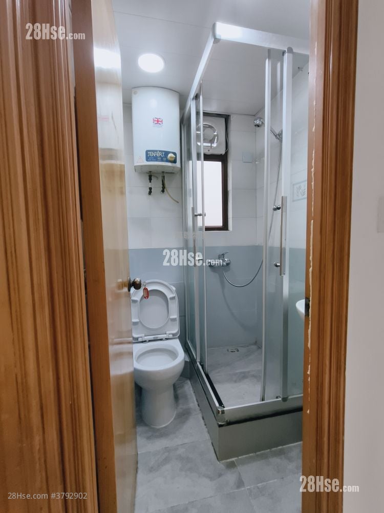 Kwong Yiu Mansion  Sell 2 Bedrooms , 1 Bathroom 332 ft²