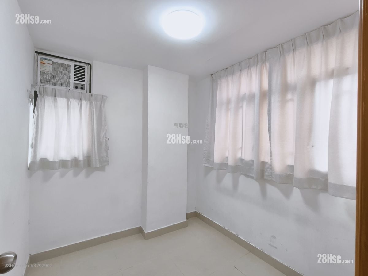 Kwong Yiu Mansion  Sell 2 Bedrooms , 1 Bathroom 332 ft²