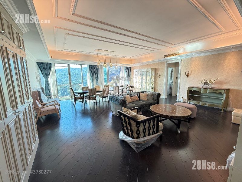 朗逸峰 售盘 5+ 房 , 3 浴室 2,077 平方尺