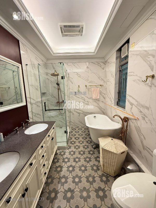 朗逸峰 售盘 5+ 房 , 3 浴室 2,077 平方尺