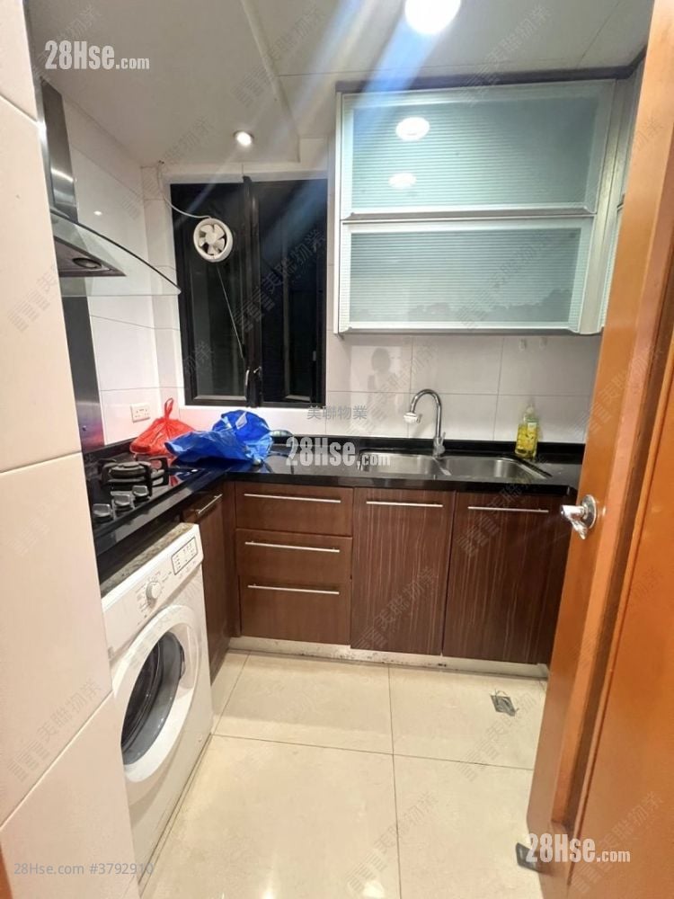 Chelsea Court Rental 3 Bedrooms , 1 Bathroom 554 ft²