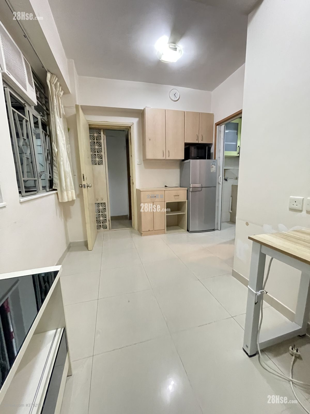 宝华大厦 租盘 211 平方尺