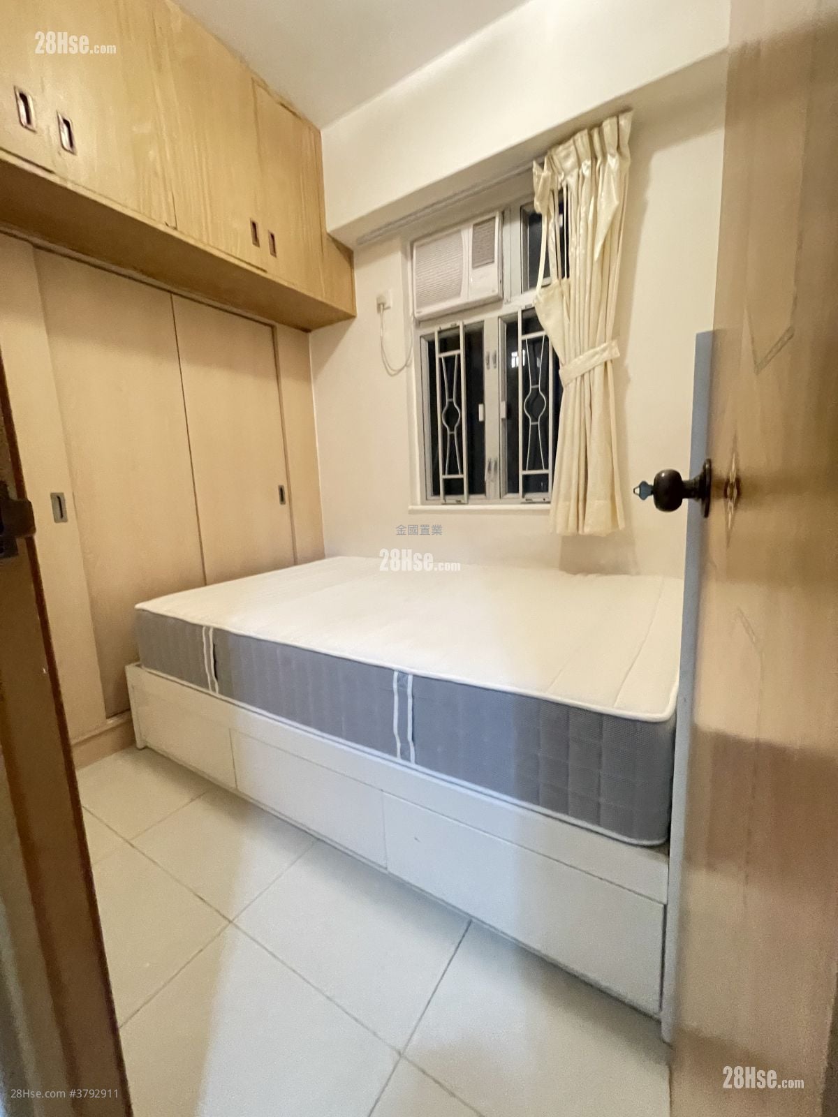 宝华大厦 租盘 211 平方尺